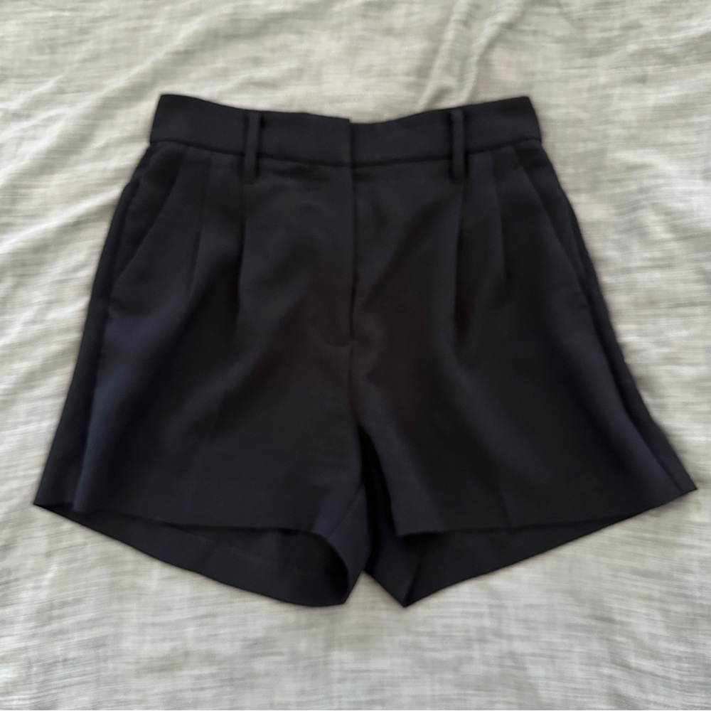 Aritzia Effortless Short Mini